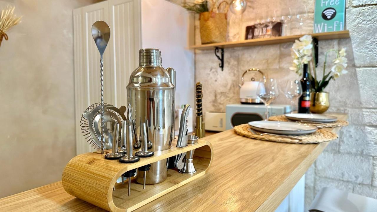 Boutique Apartment In Heart Of Haifa Bagian luar foto