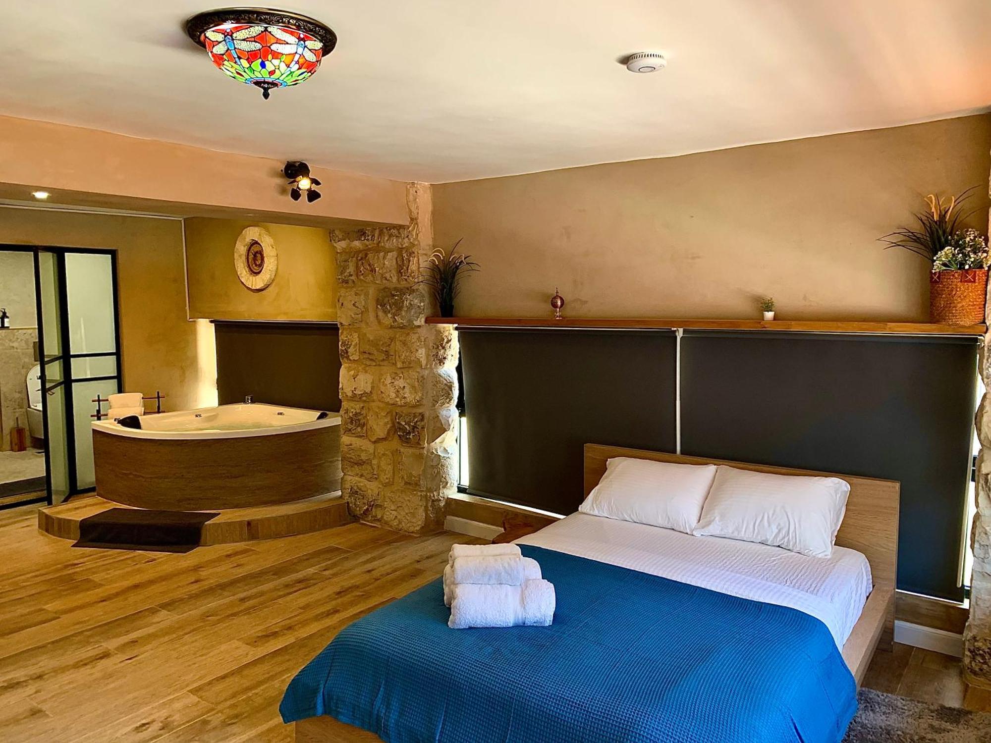 Boutique Apartment In Heart Of Haifa Bagian luar foto